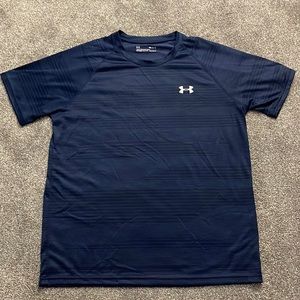 Under armor mens size: medium navy t shirt